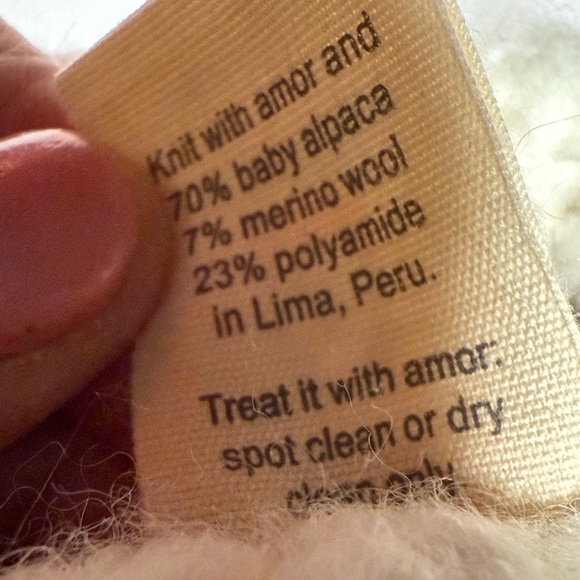 Shxt That I Knit Hat with 2 interchangeable Pom Poms 70 percent baby alpaca - Picture 7 of 12